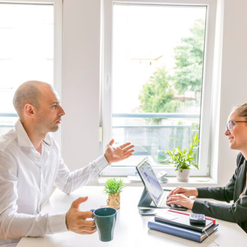 Jak rozmawiać o podwyżce wynagrodzenia z szefem?